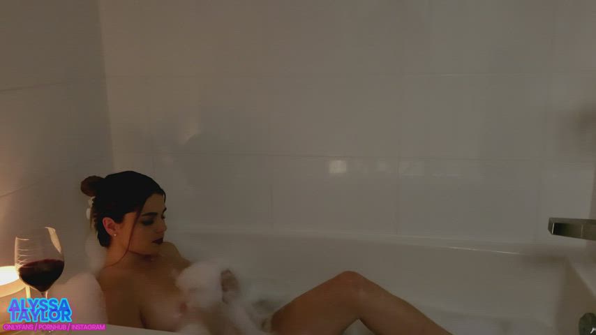 Bath porn video with onlyfans model Alyssa Taylor <strong>@official_alyssa_taylor</strong>