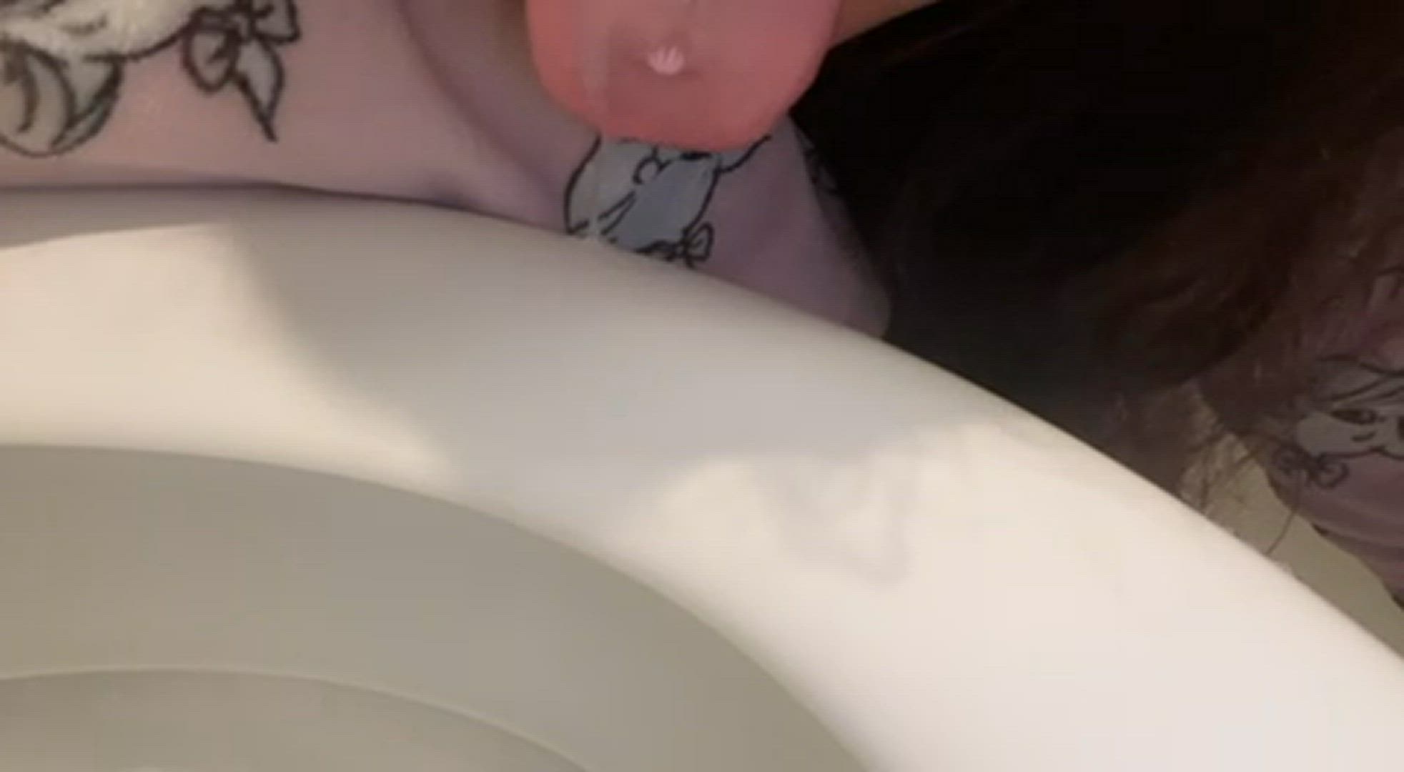 Toilet porn video with onlyfans model angeldoll <strong>@disgustingbunni</strong>