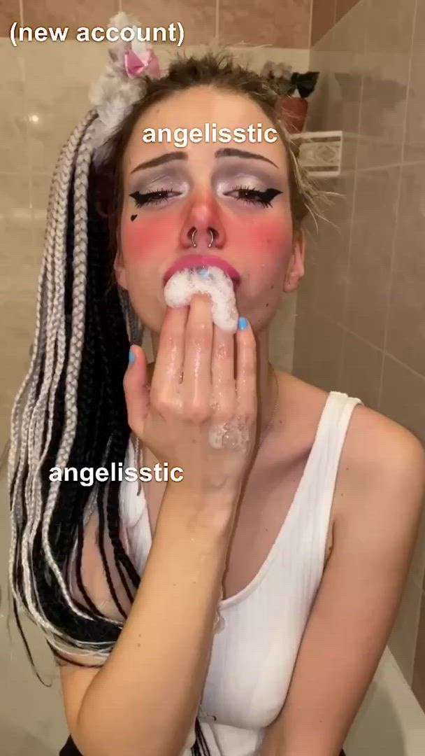Deepthroat porn video with onlyfans model angelisstic_ <strong>@angelisstic</strong>