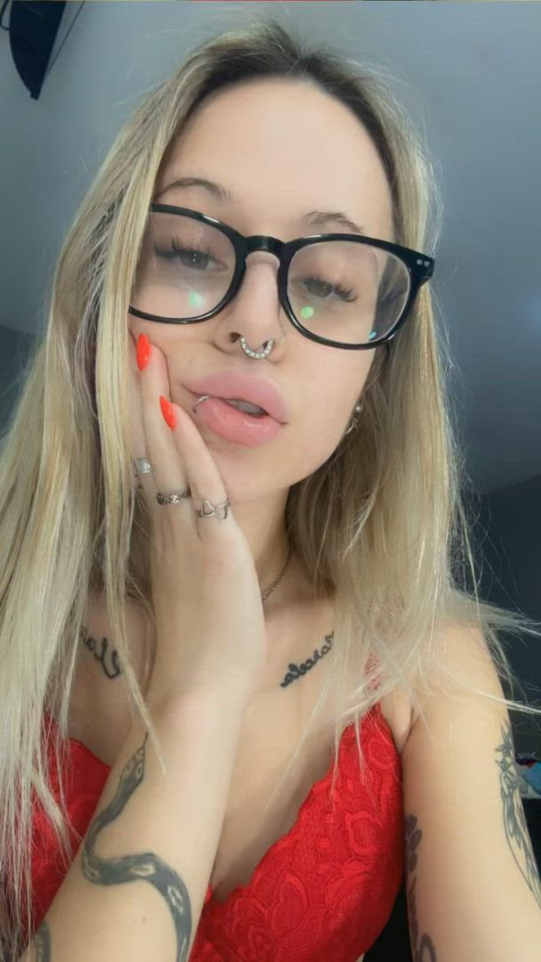Glasses porn video with onlyfans model Baby princess <strong>@babyprincesxxxx</strong>