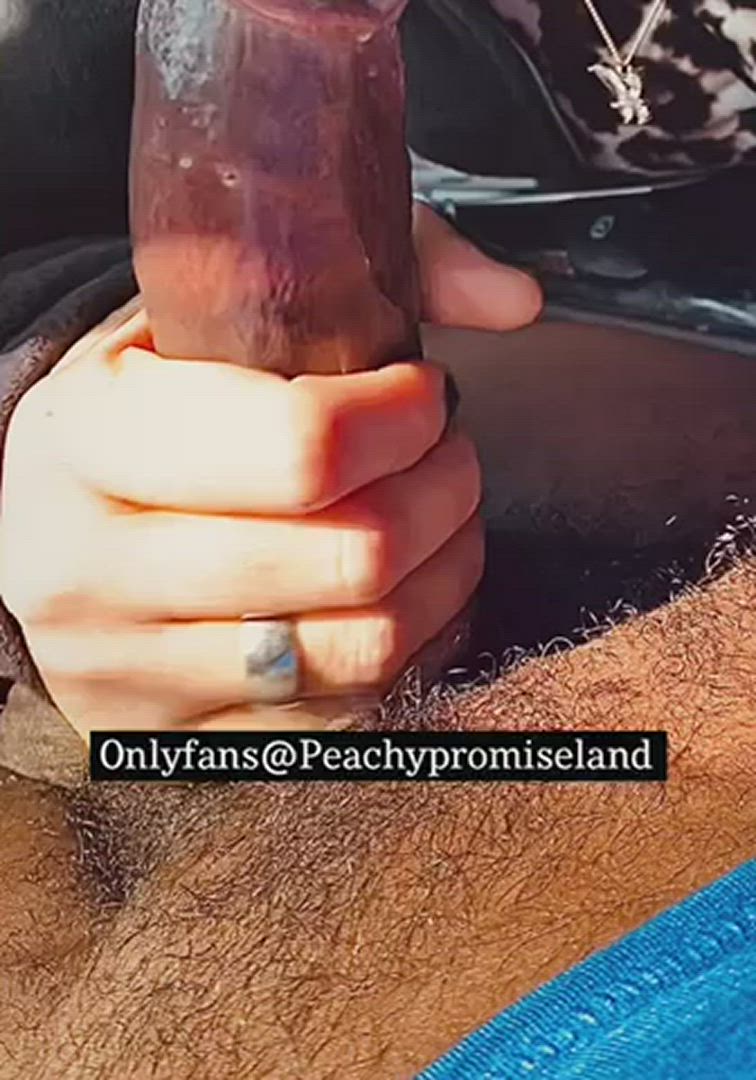 BBC porn video with onlyfans model bbcblessher <strong>@peachypromiseland</strong>