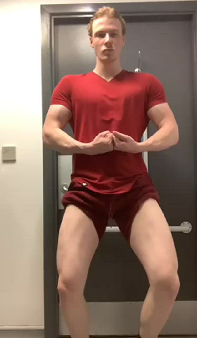 Gym porn video with onlyfans model bedroombullyxxl <strong>@getonyourkneesnow</strong>