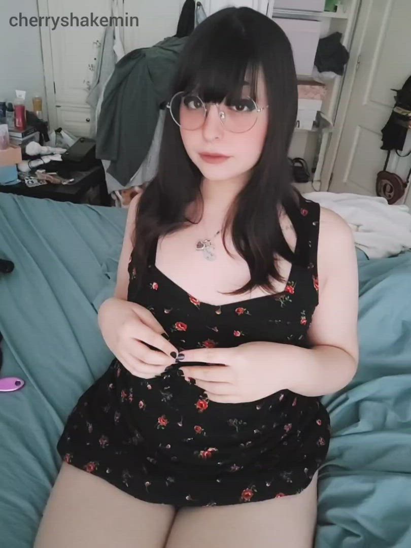 Chubby porn video with onlyfans model Bee ? <strong>@cherryshakemin</strong>