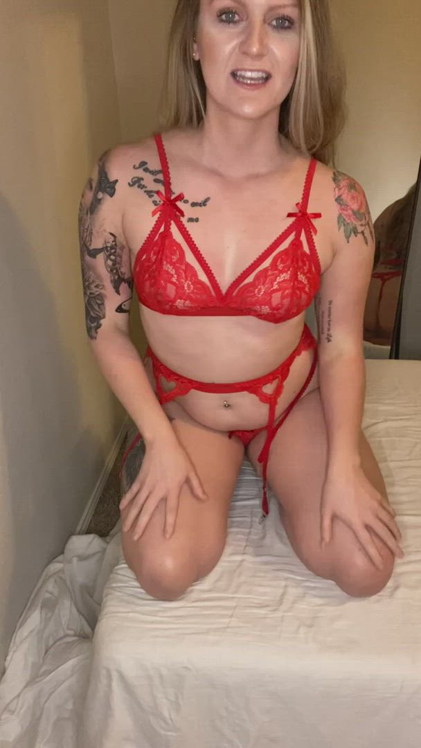Ballbusting porn video with onlyfans model britt_brittxoxo <strong>@britt_brittxoxo</strong>