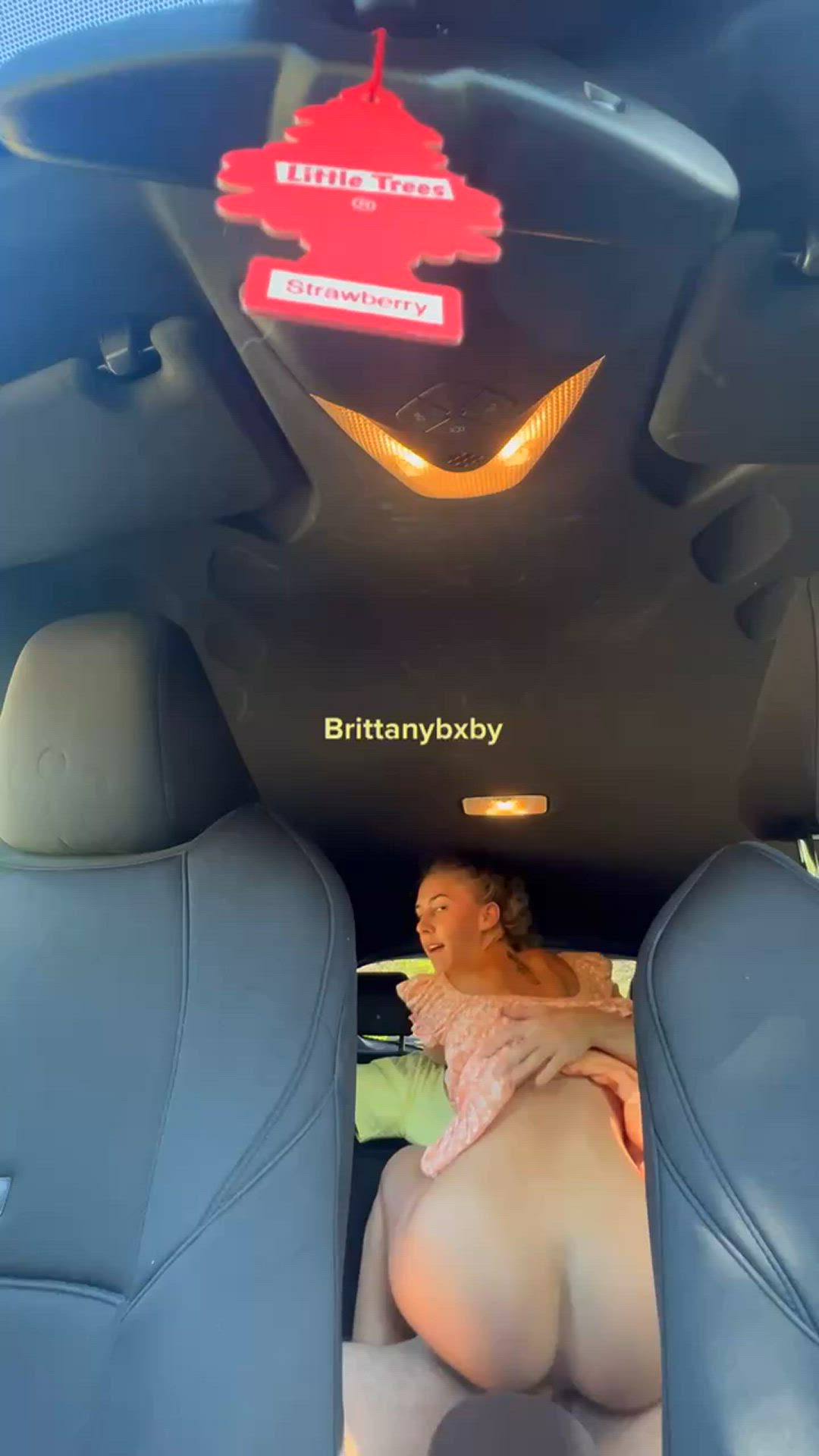 Amateur porn video with onlyfans model brittanybxby <strong>@britttttavery</strong>