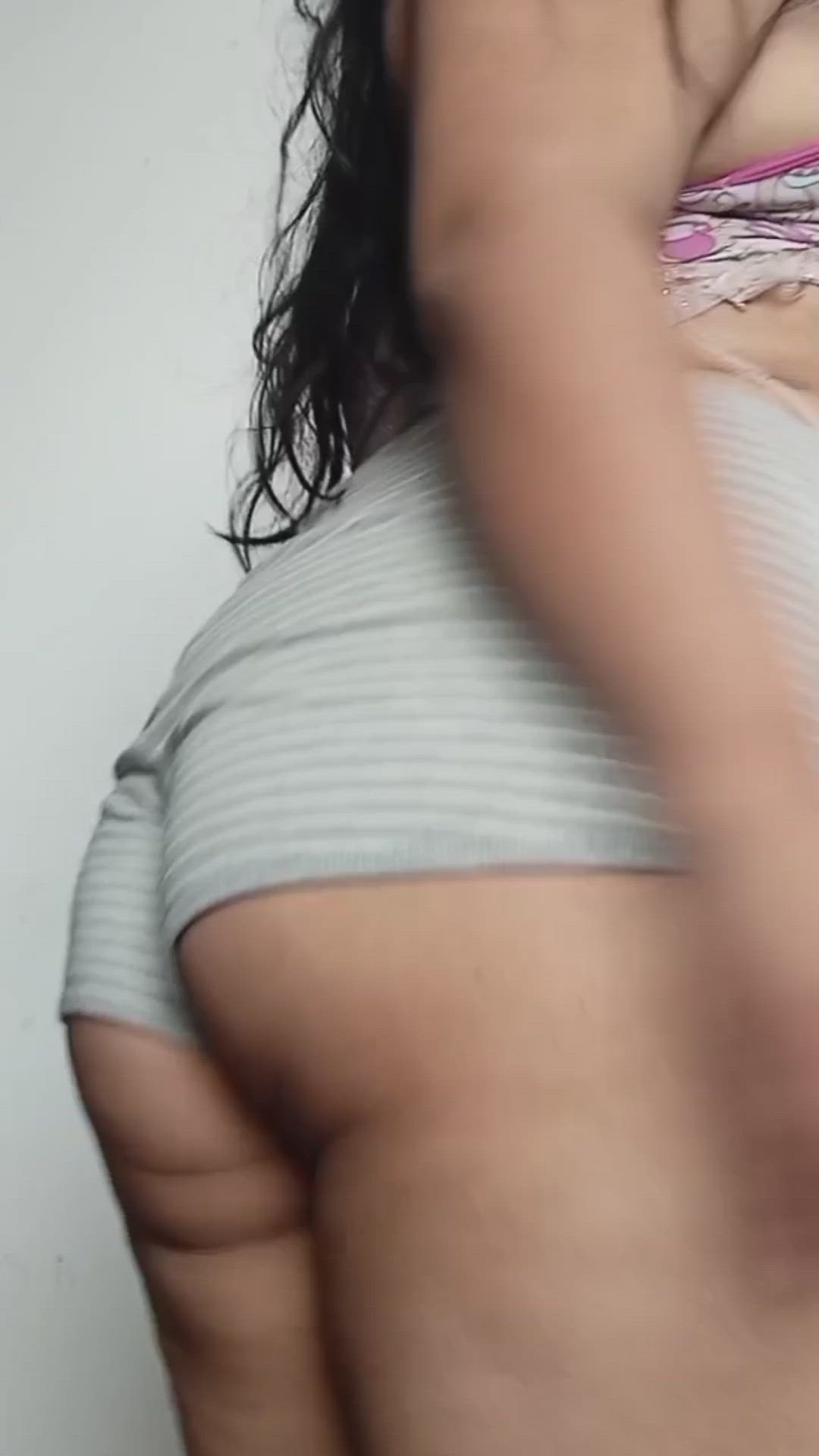 Sports Bra porn video with onlyfans model brunelust <strong>@brunelust</strong>
