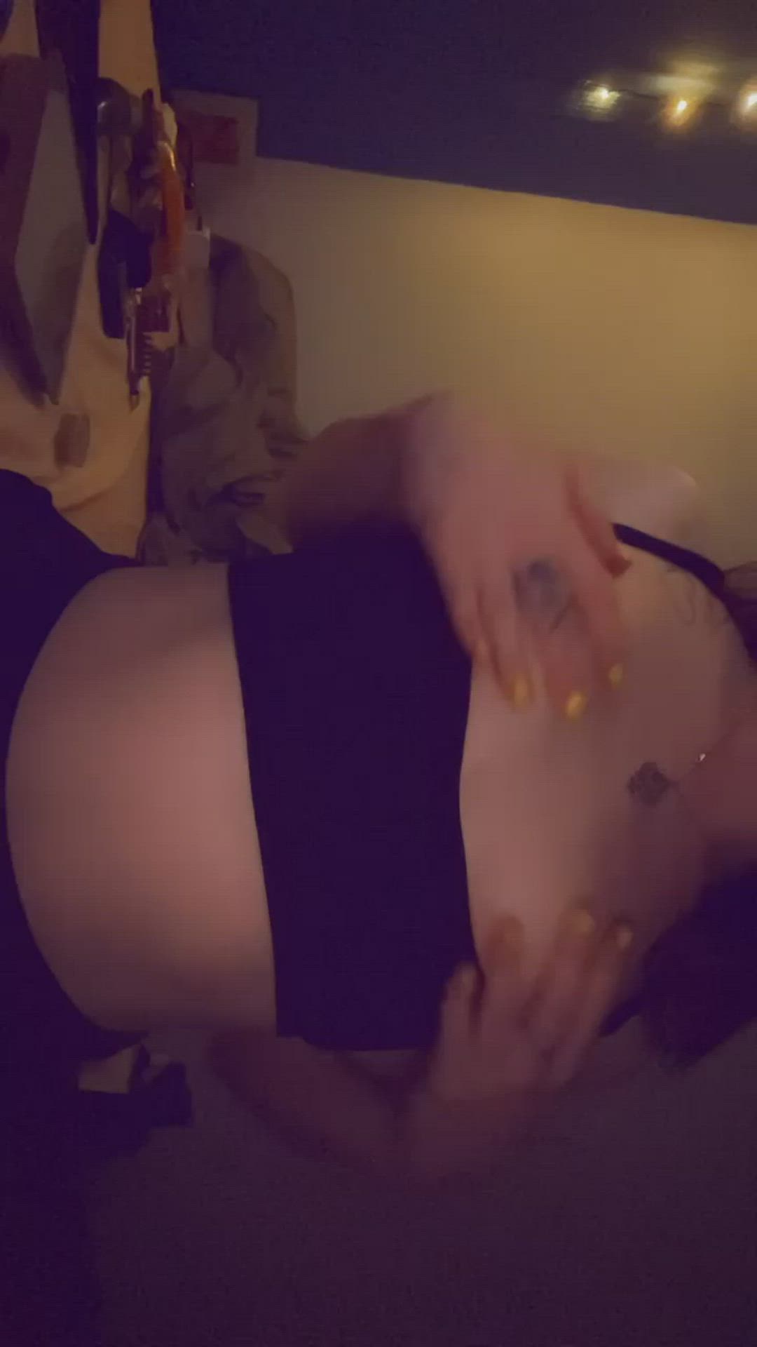 Boobs porn video with onlyfans model bumblebea98 <strong>@el_bea123</strong>