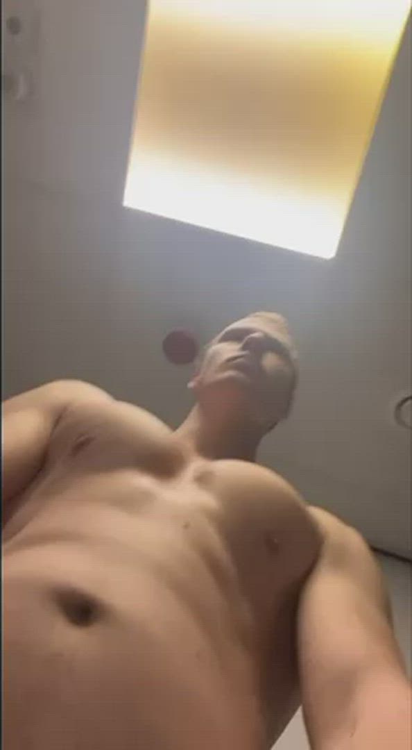 Muscles porn video with onlyfans model bwcxxl <strong>@bwcxxl</strong>