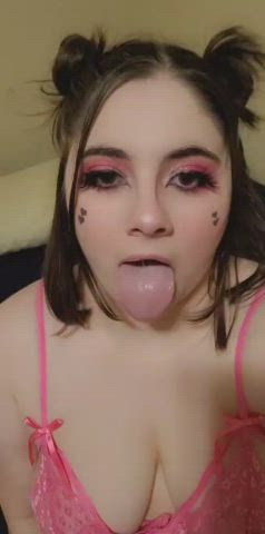 Ahegao porn video with onlyfans model Caity Bee <strong>@mitsubachi_baby</strong>
