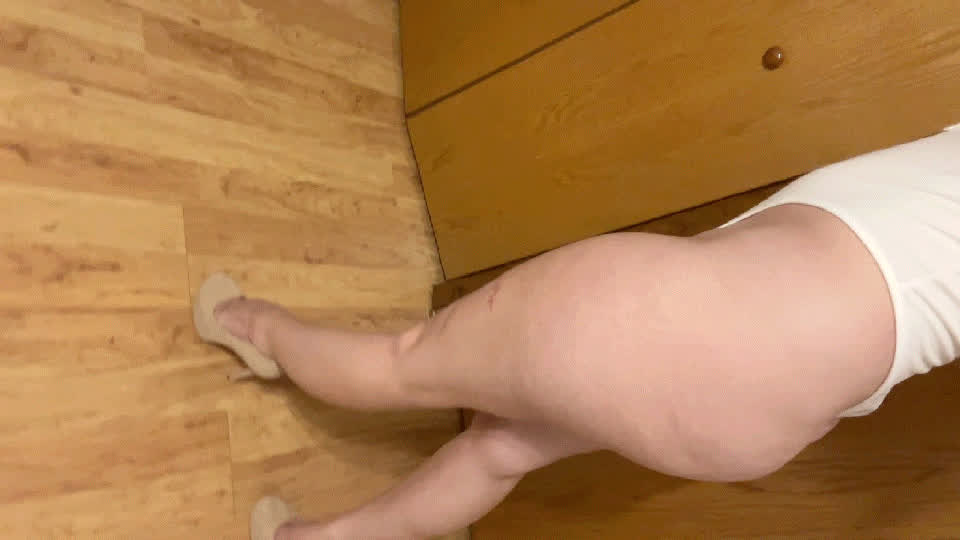 Legs porn video with onlyfans model chloeeelisexoo <strong>@chloeelisexoo</strong>