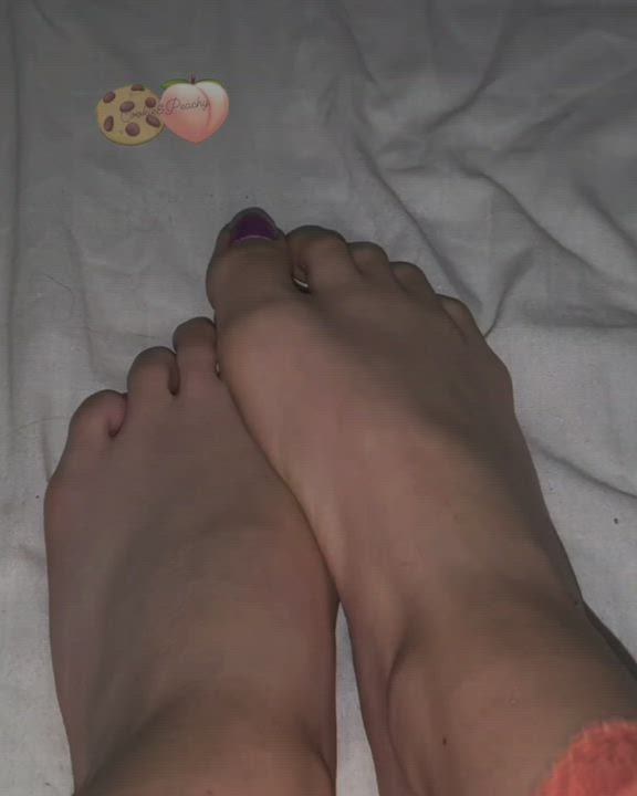 Feet porn video with onlyfans model Cookie and Peachy <strong>@cookieandpeachy</strong>