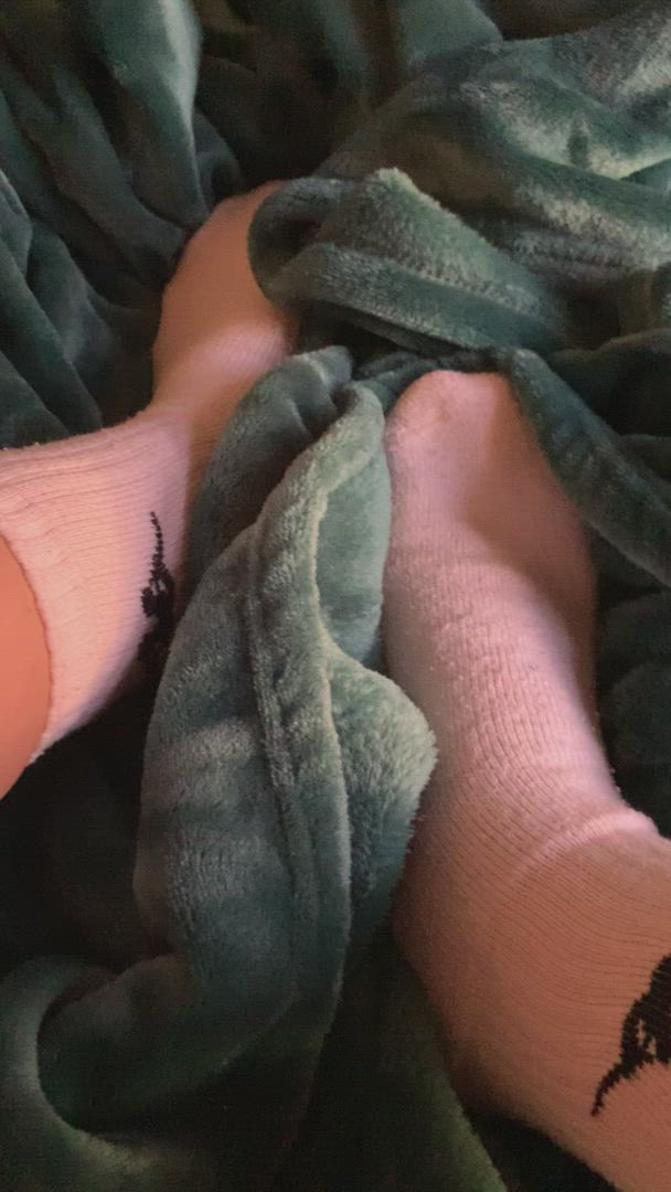 Feet porn video with onlyfans model cootsyfootsy <strong>@cootsyfootsy</strong>