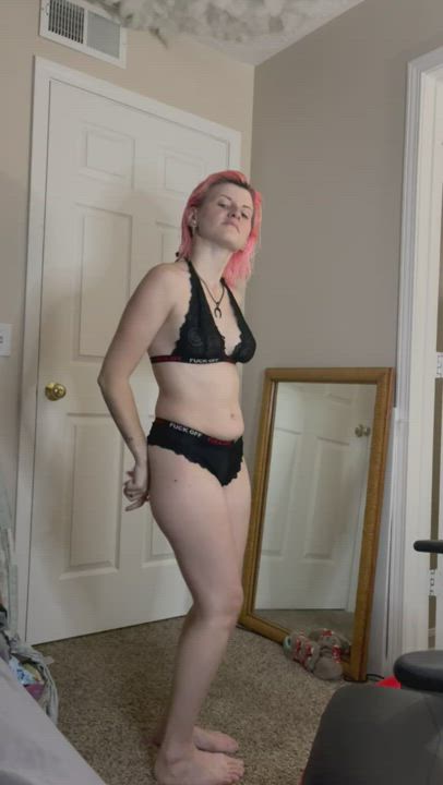 Dancing porn video with onlyfans model DaddynPaisley <strong>@sunshinepaisley1104</strong>