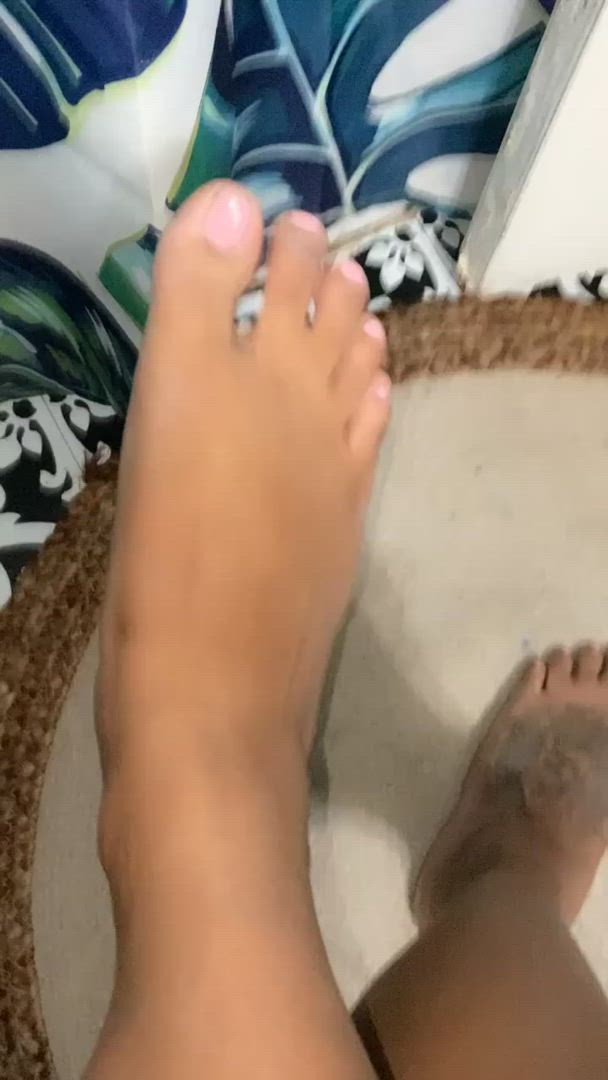 Feet porn video with onlyfans model danixxxelle <strong>@danixxxelle</strong>