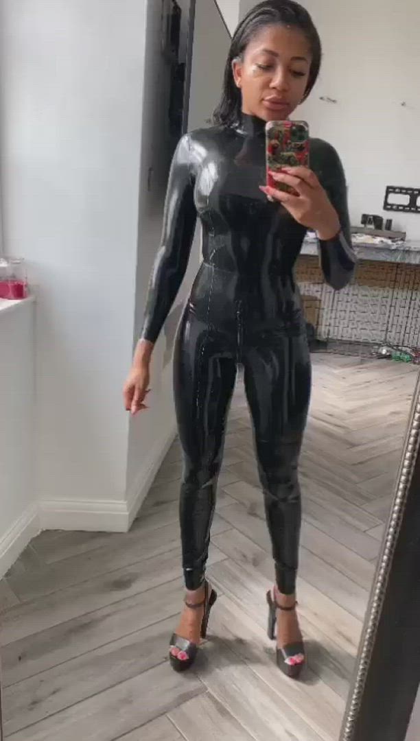 Catsuit porn video with onlyfans model Ebony Fetish Queen <strong>@theebonyfetishqueen</strong>