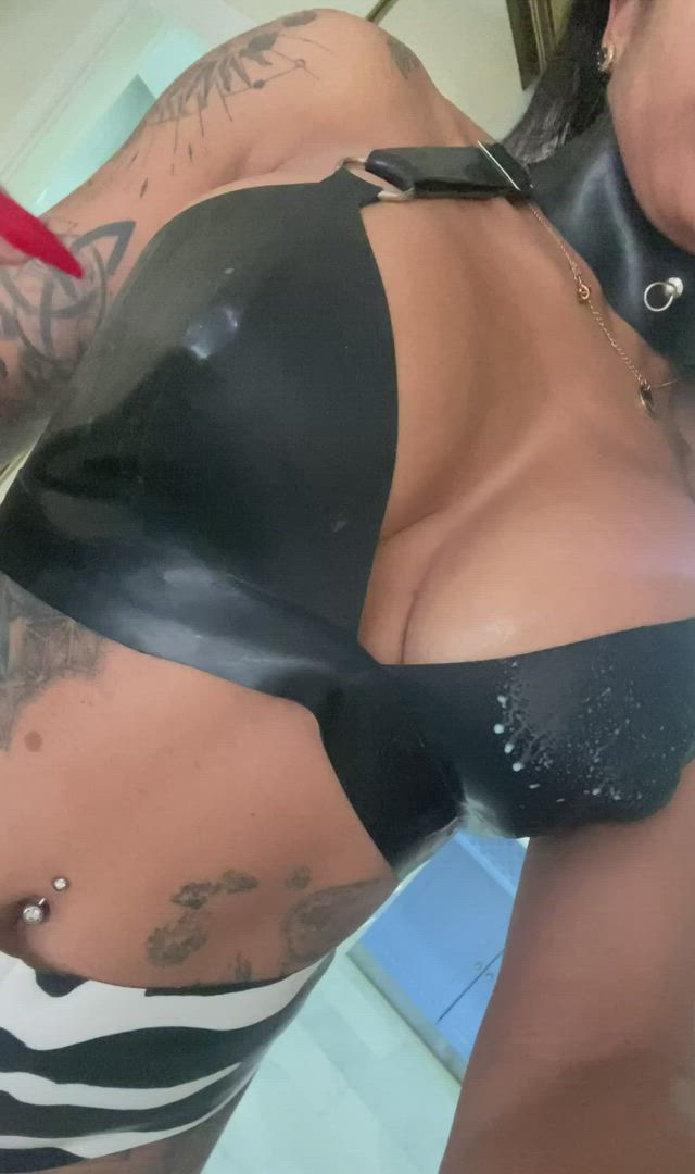 Cleavage porn video with onlyfans model Ebony Fetish Queen <strong>@theebonyfetishqueen</strong>