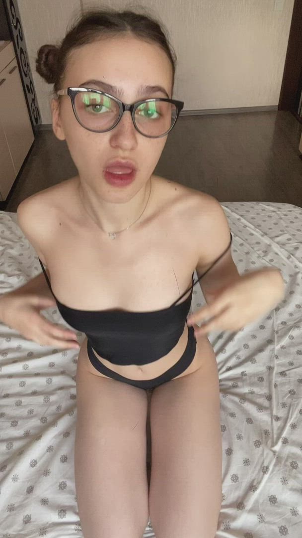 Sex porn video with onlyfans model elia-roxx <strong>@eliana_roxx</strong>