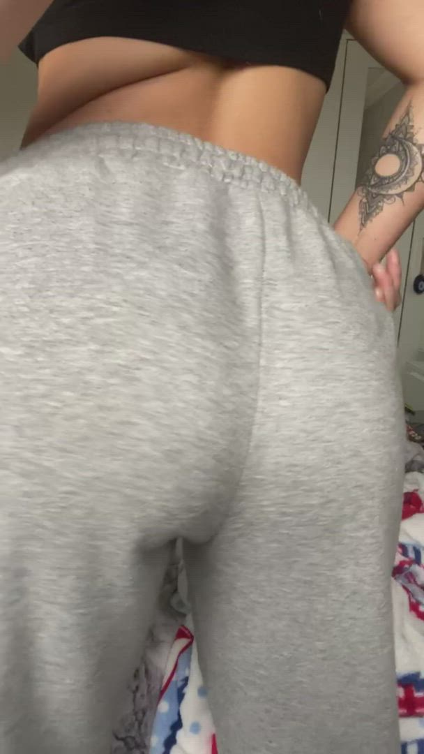 Booty porn video with onlyfans model ellss19 <strong>@ells321</strong>