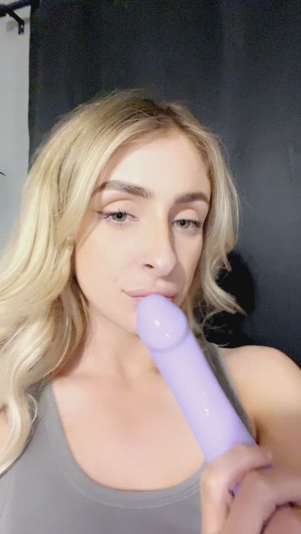 Blowbang porn video with onlyfans model elysexy19 <strong>@alldaywithlyse</strong>