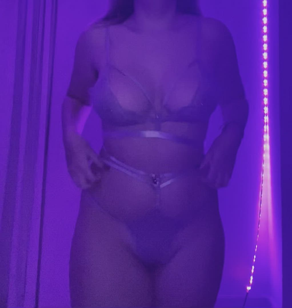 Ass porn video with onlyfans model Erica Batt <strong>@ericabat</strong>