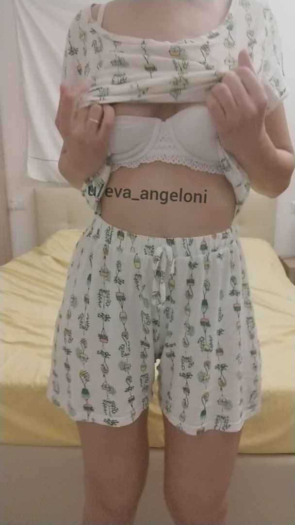 Boobs porn video with onlyfans model EvaAngeloni <strong>@evaangeloni</strong>