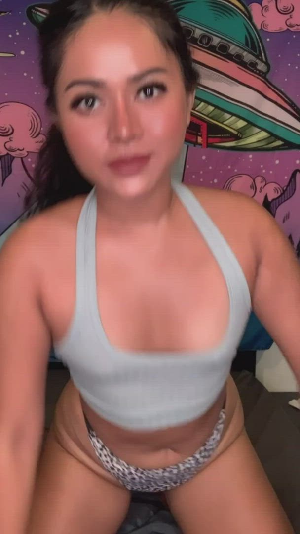 Asian porn video with onlyfans model EvelynSmith <strong>@evelynsmithxx</strong>