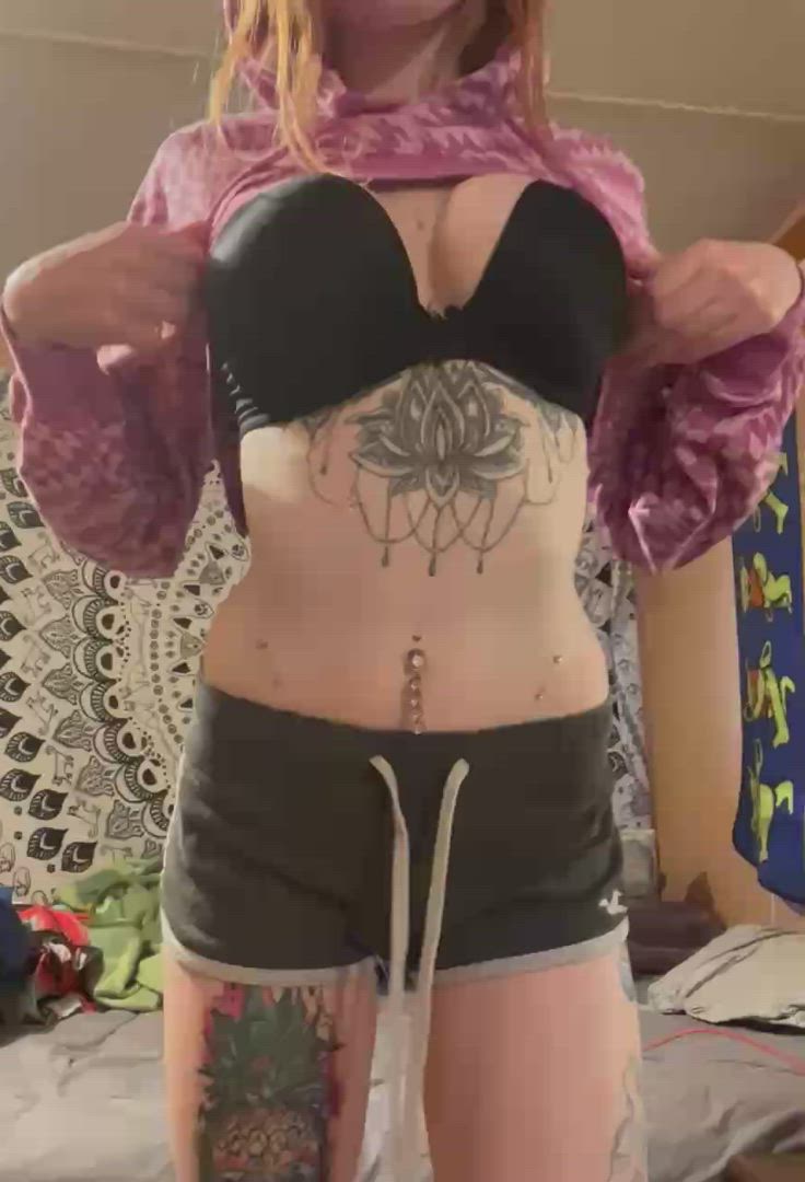 College porn video with onlyfans model Evilbby666 <strong>@fiestyr3dhead</strong>