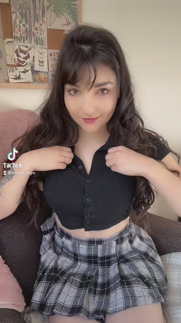 TikTok porn video with onlyfans model Faye <strong>@forestfaye</strong>