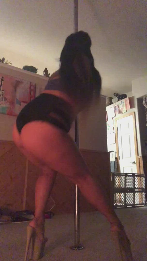 Amateur porn video with onlyfans model FilipinaInnieQueen <strong>@xxgahdamn</strong>