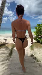 Beach porn video with onlyfans model G <strong>@g_zdr</strong>