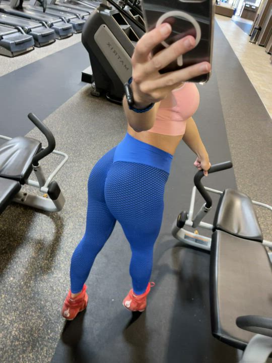 Booty porn video with onlyfans model G <strong>@g_zdr</strong>