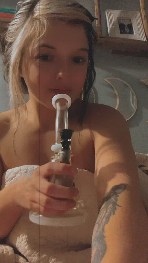 Mary Jane porn video with onlyfans model Gabrielle Marie <strong>@stackedstonergirl</strong>