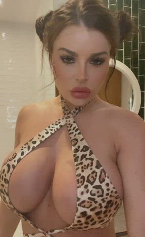 Bathroom porn video with onlyfans model Germaine Love ? <strong>@germainelovexxx</strong>