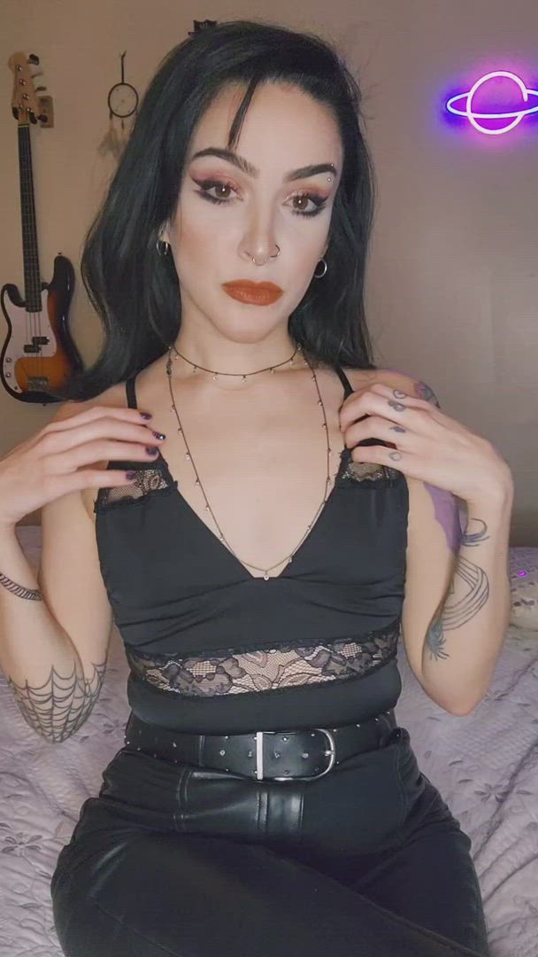 Brunette porn video with onlyfans model Goddess Medusa <strong>@goddessmedusa88</strong>