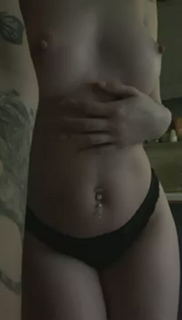 Natural Tits porn video with onlyfans model gwalandnixiewrld <strong>@gwalandnixiewrld</strong>