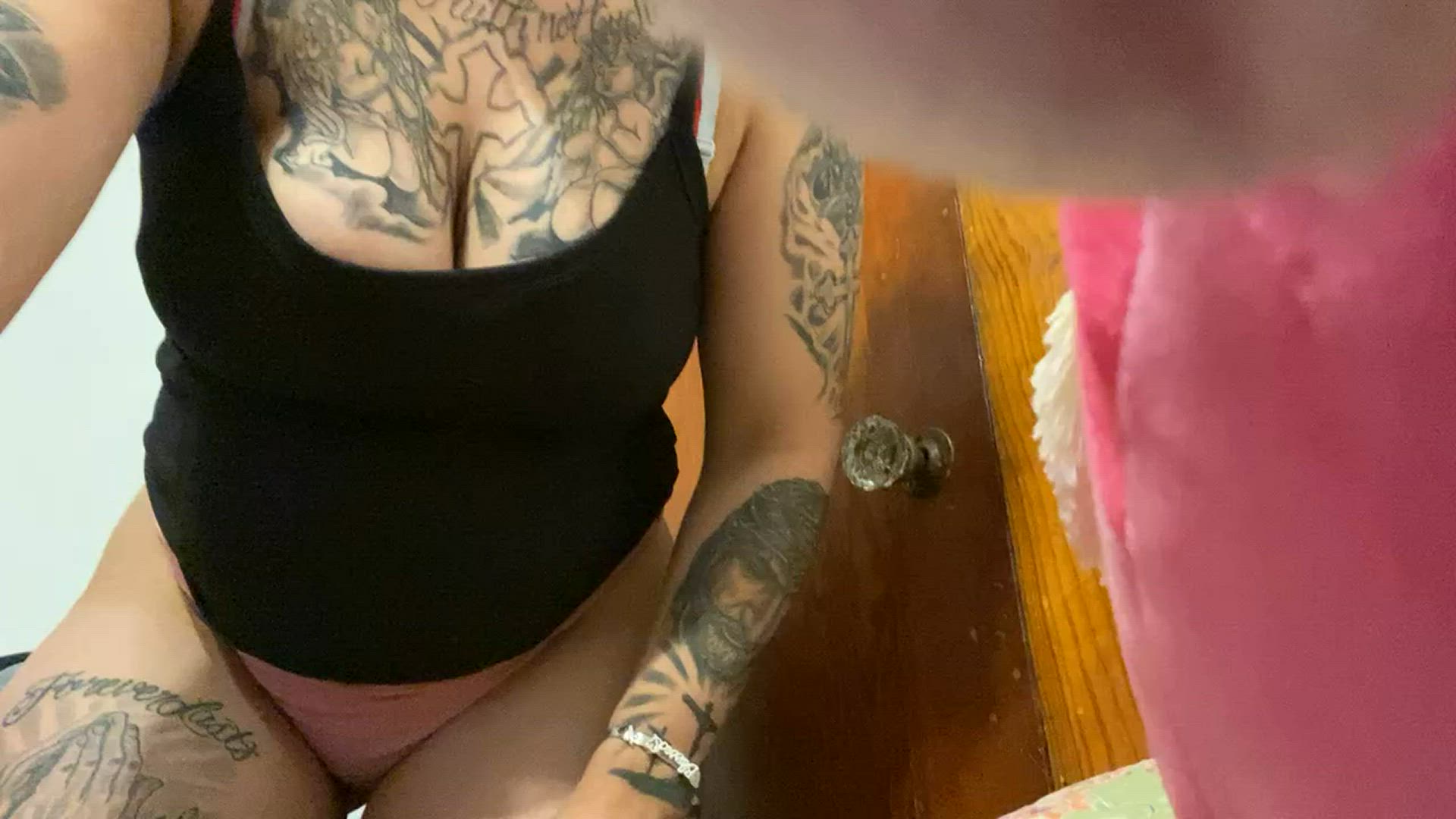 Masturbating porn video with onlyfans model hailey022 <strong>@babygirl0022</strong>