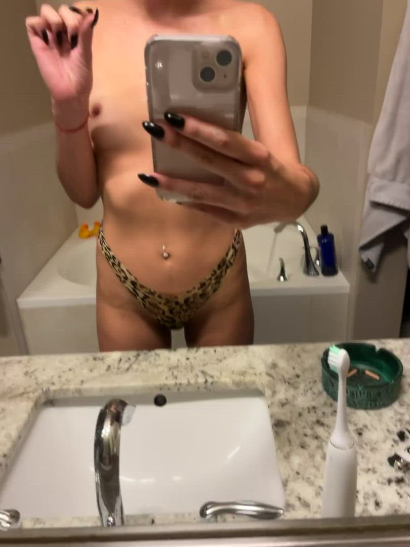 Selfie porn video with onlyfans model Her Legs <strong>@herlegss</strong>