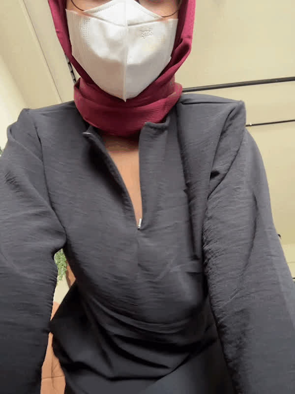 Boobs porn video with onlyfans model hijabsyalifah <strong>@syalifah</strong>
