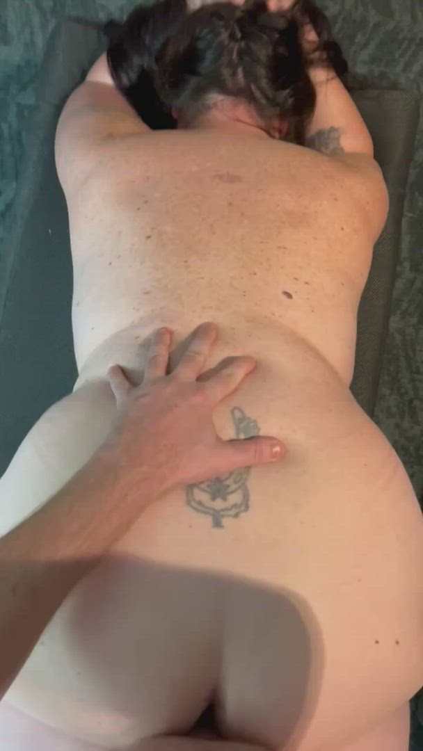 Amateur porn video with onlyfans model HisandHers <strong>@hisandhers.2</strong>