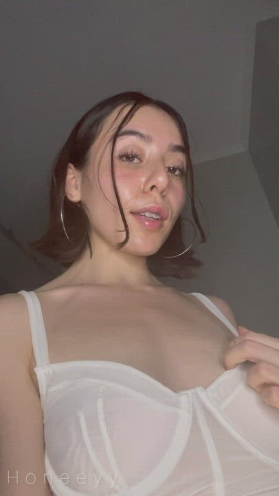 Amateur porn video with onlyfans model Honey <strong>@honeeyy_</strong>