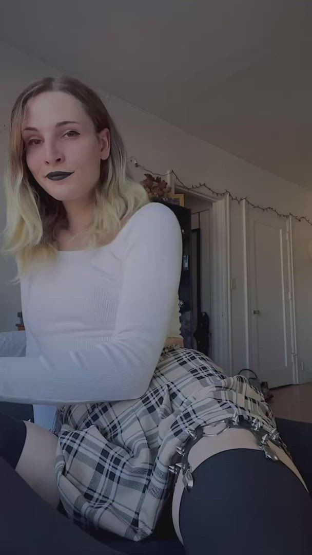 Big Dick porn video with onlyfans model Indie Chic <strong>@indiechic</strong>
