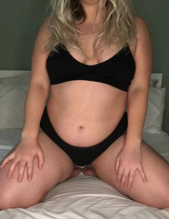 Blonde porn video with onlyfans model iona <strong>@ionapremium</strong>
