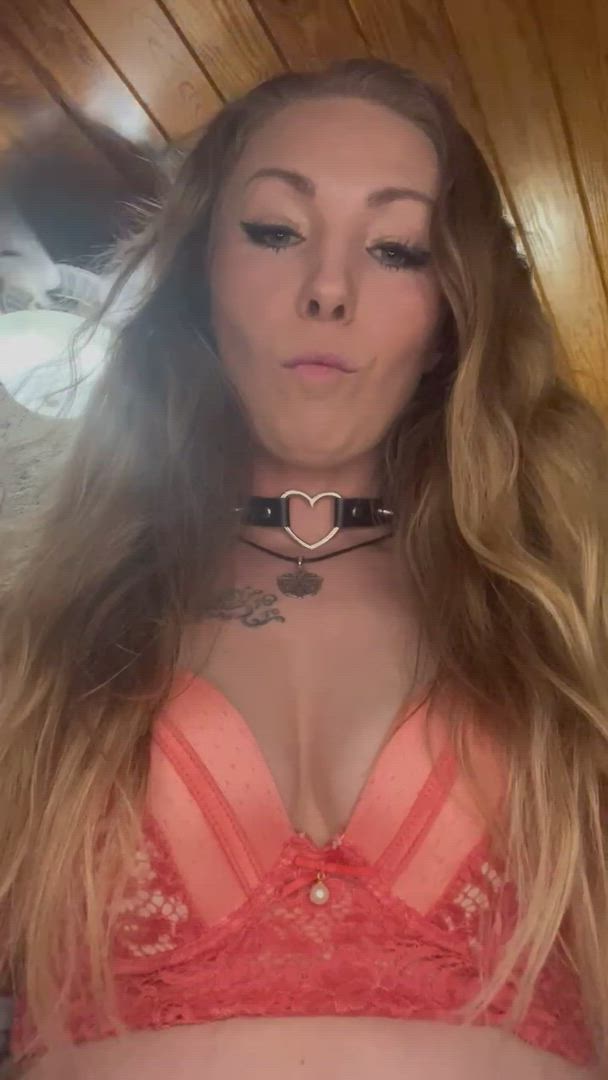 Ahegao porn video with onlyfans model itsviv <strong>@viviansapphire22</strong>