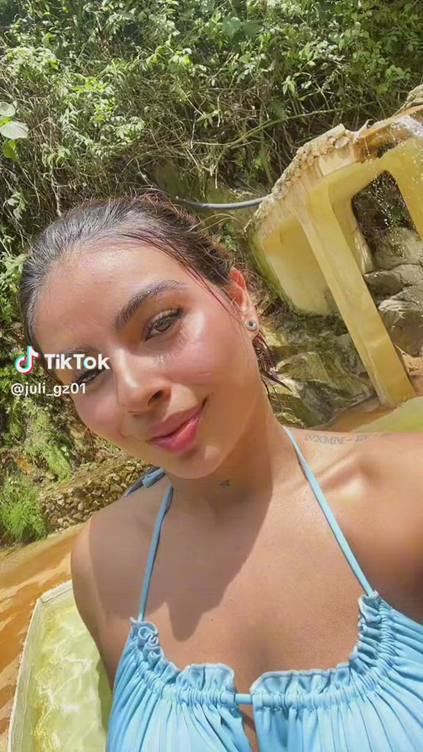 Pool porn video with onlyfans model Julieta 😇 <strong>@julig01</strong>