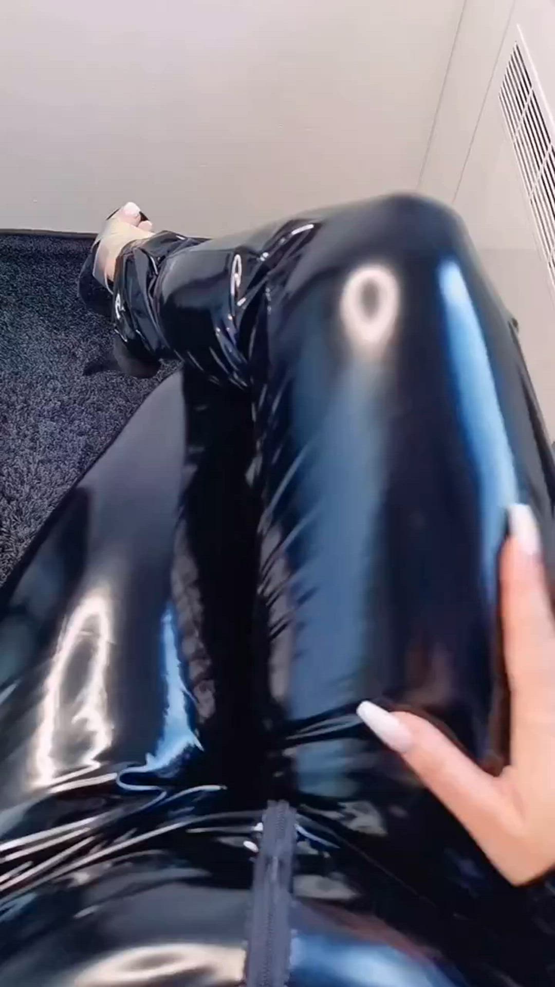 Latex porn video with onlyfans model Kim Judge <strong>@kimjudge</strong>