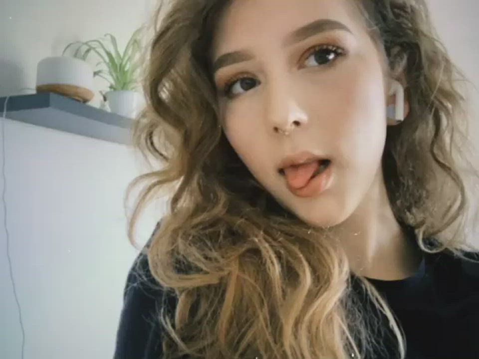18 Years Old porn video with onlyfans model Kira <strong>@kiraaurelia</strong>