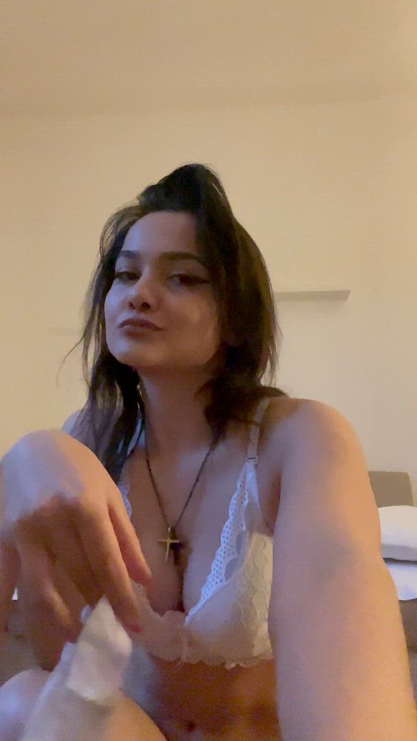 Teen porn video with onlyfans model Kitty Blake <strong>@kittyblakexo</strong>