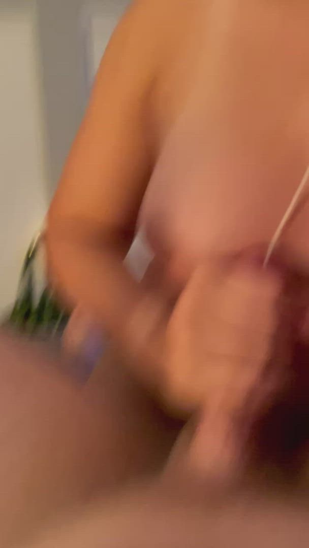 Cumshot porn video with onlyfans model knightlife0725 <strong>@knightqueen07</strong>