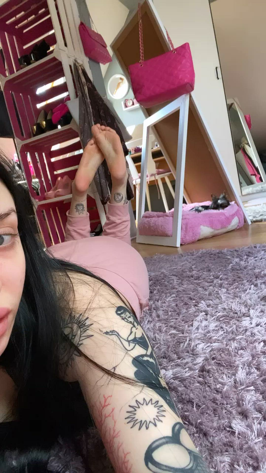 Feet porn video with onlyfans model LadyGlamorous <strong>@mistressglamorous</strong>