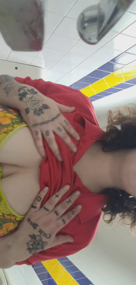 Big Tits porn video with onlyfans model leslynichols123 <strong>@leslyn123</strong>